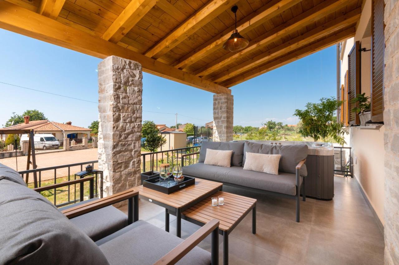 Holiday Home Maslina Пореч Экстерьер фото