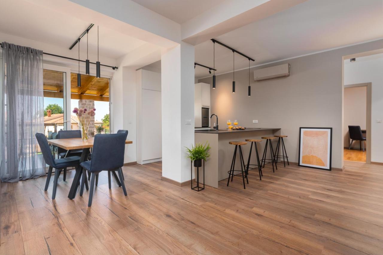 Holiday Home Maslina Пореч Экстерьер фото