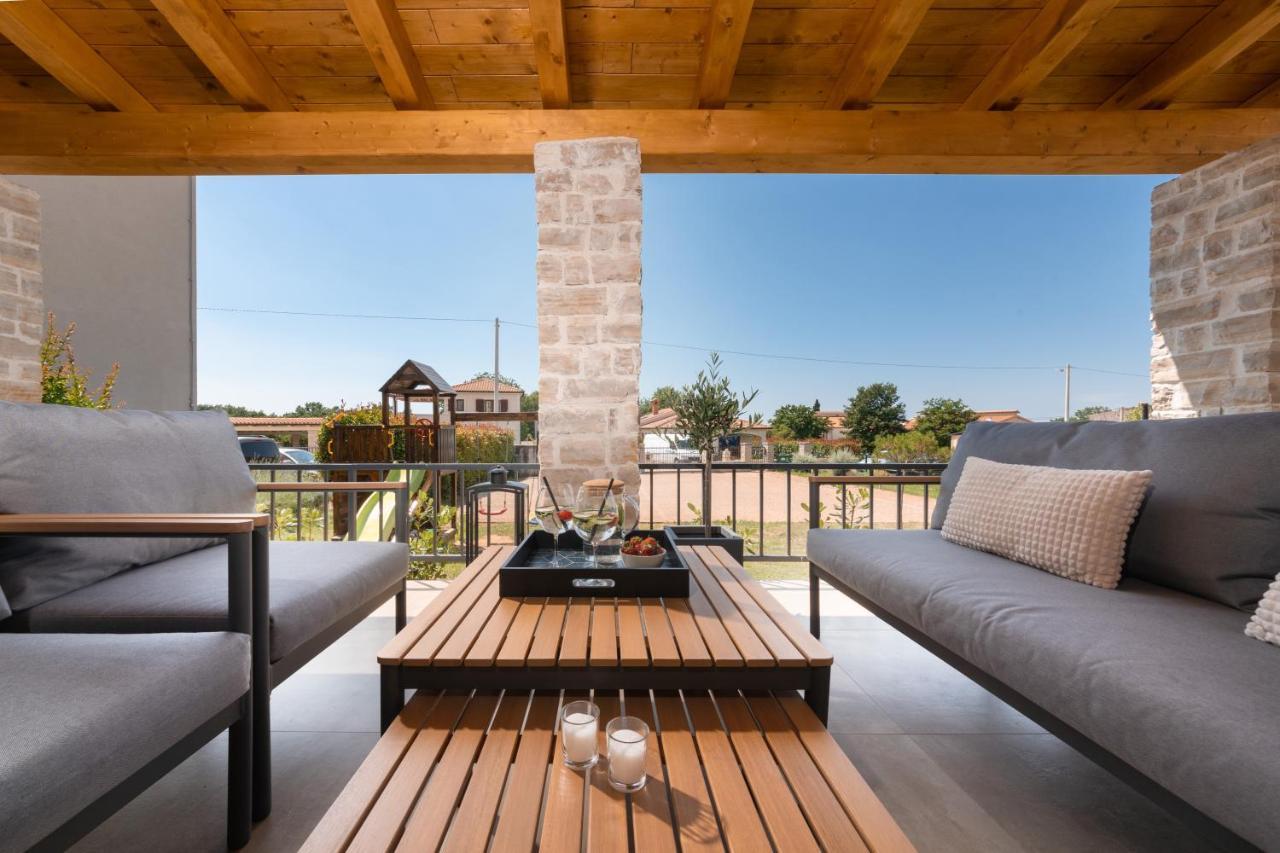 Holiday Home Maslina Пореч Экстерьер фото